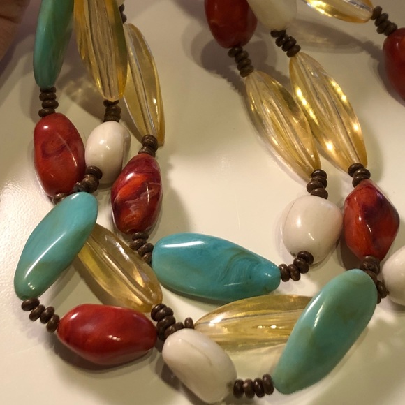 Jewelry - Vintage three strand bead necklace